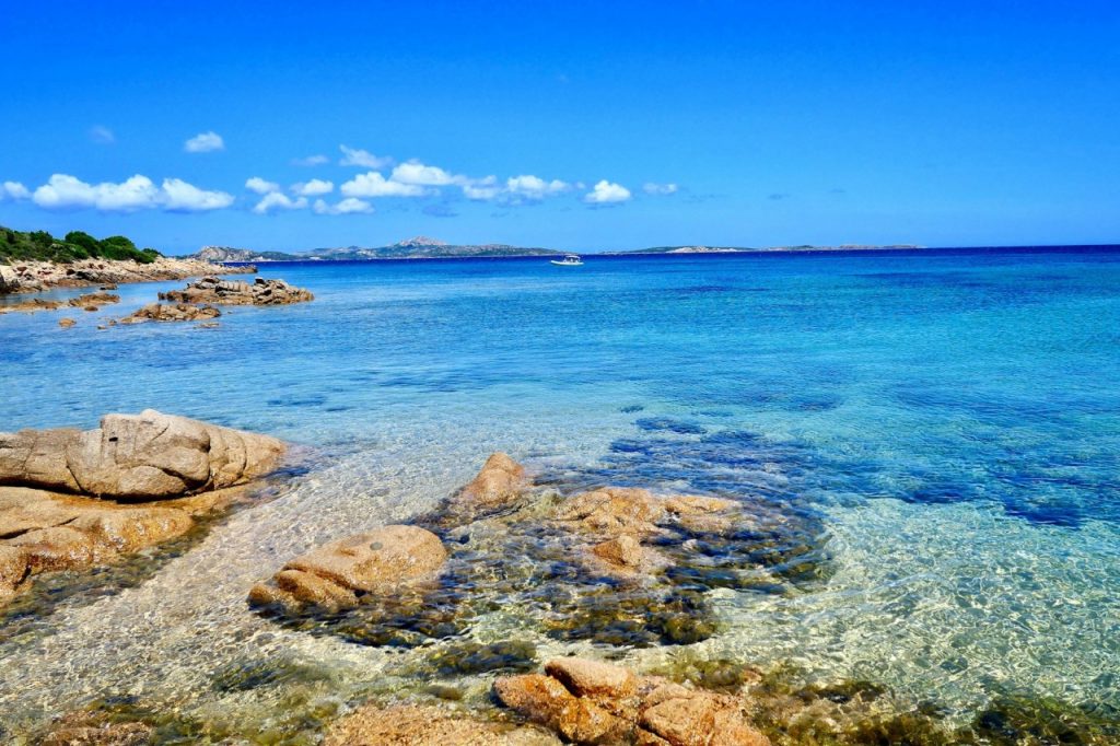 Spiaggia Le Piscine, Arzachena